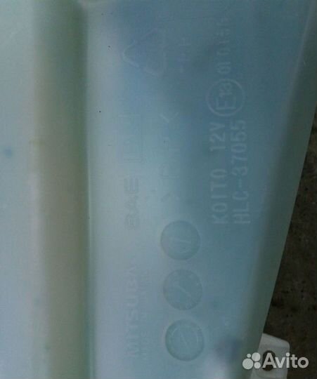 Бачок омывателя Mitsubishi Pajero 4