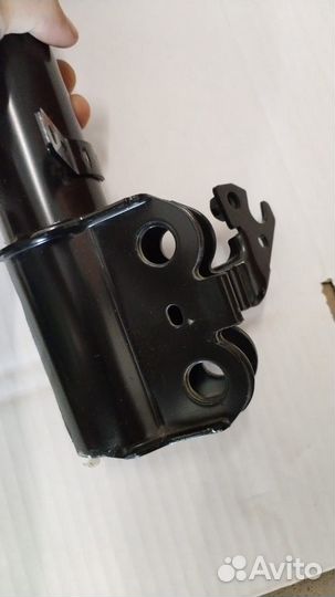 Амортизатор правый перед toyota RAV 4 (334251)