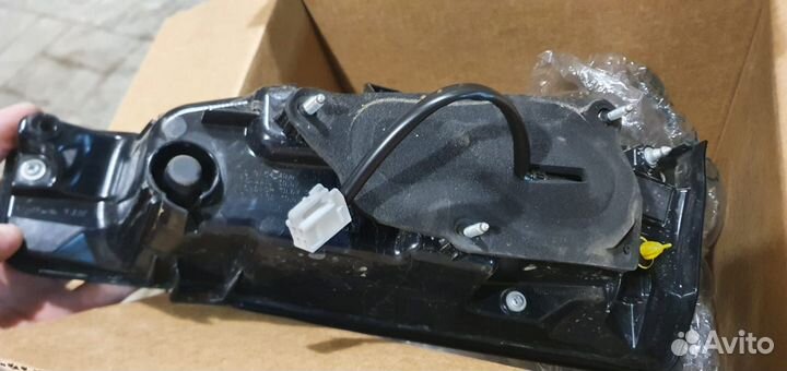 Фара левая задняя lexus nx300