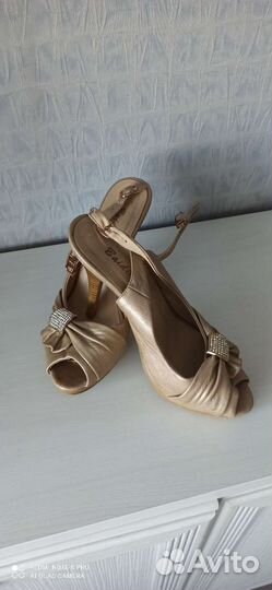 Босоножки 39