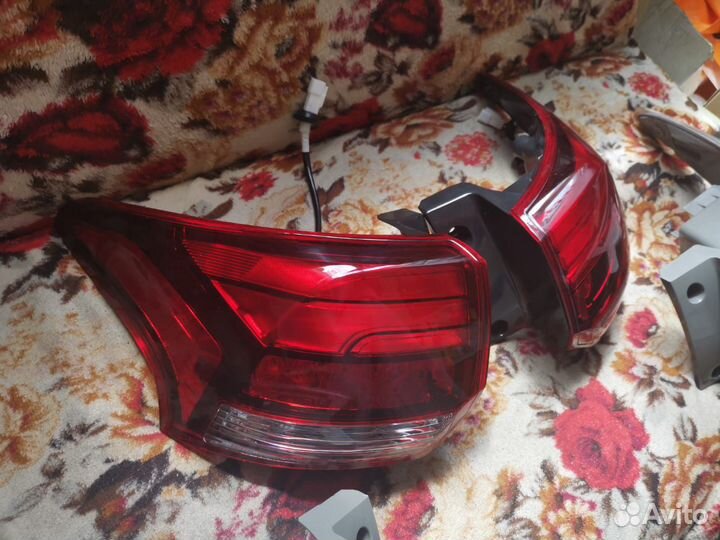 Mitsubishi Outlander 3 фонарь задний левый