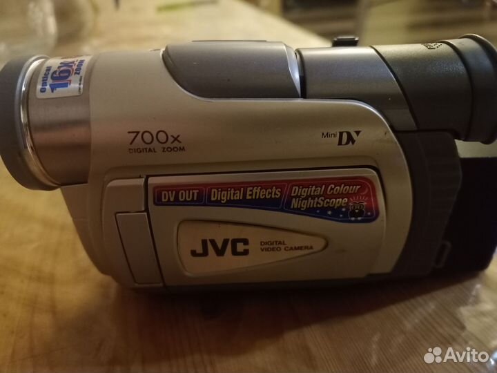 Цифровая видеокамера jvc