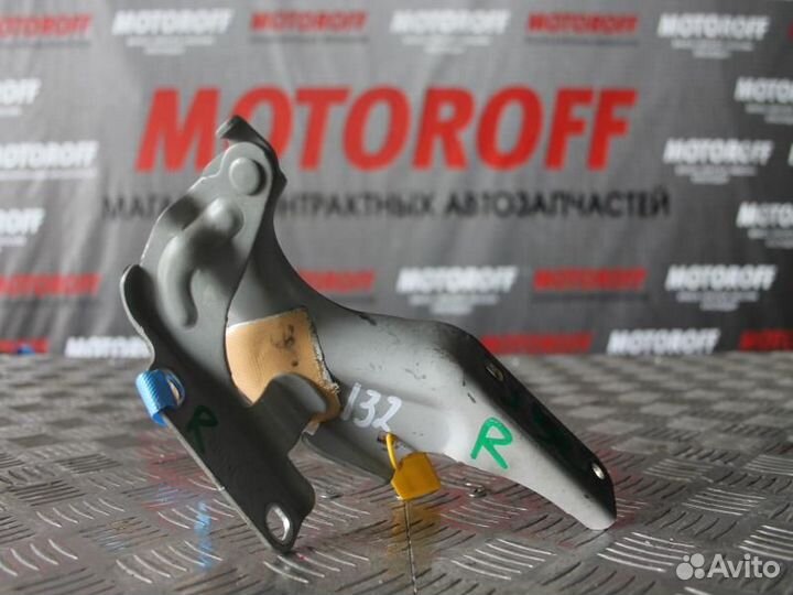 Шарнир капота Ниссан Тиана J32 правый А365