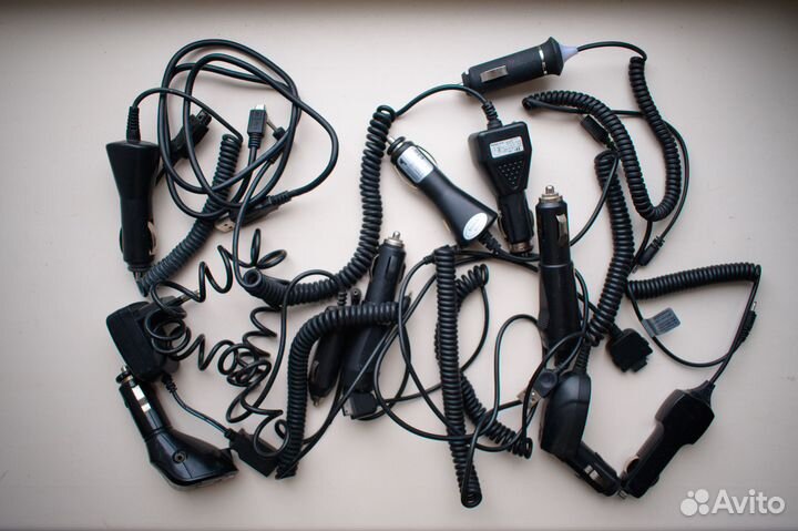 Чехол кожаный, адаптер micro sim, кабель