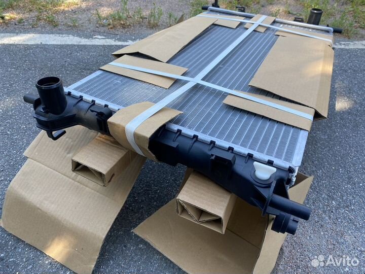 Радиатор форд фокус 1998 -2004 1.4 1.6 1.8 на МКПП