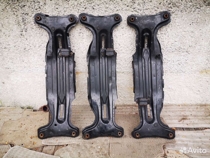 Подрамник задний Toyota Camry 30 40 50