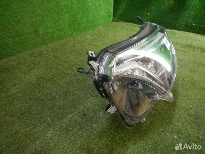 Фара левая Toyota RAV4
