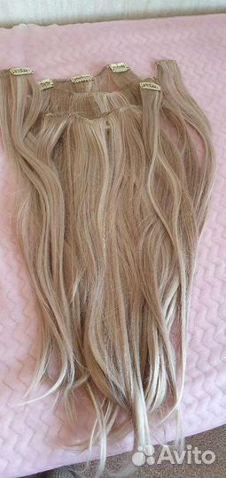 Волосы на заколках блонд