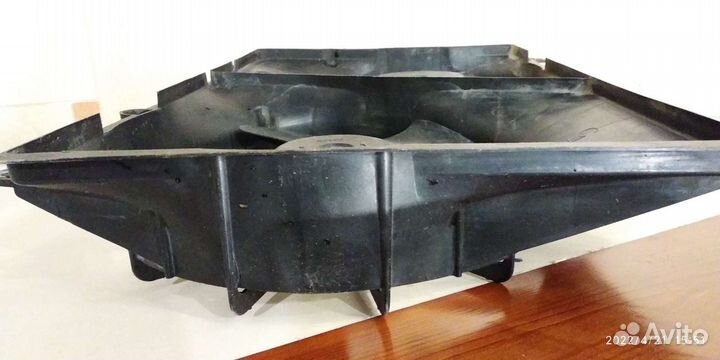 Диффузор с вентиляторами охлаждения двигателя