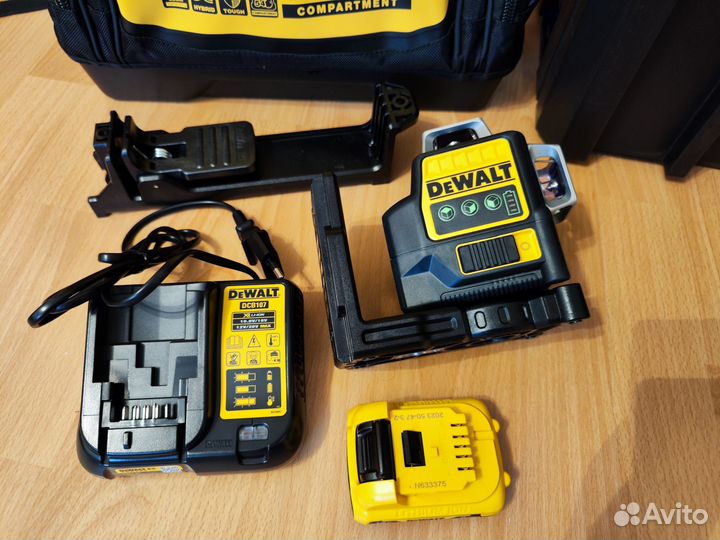 Лазерный уровень DeWalt DW089LG