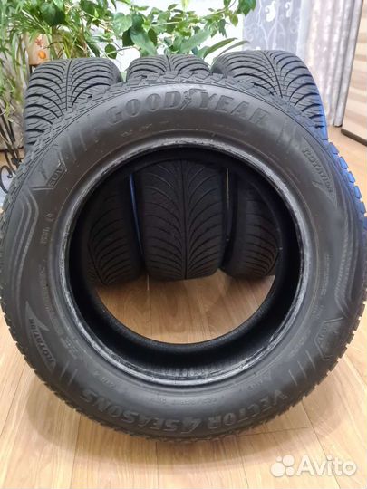 Goodyear Vector 4Seasons Gen-2 SUV 225/60 R17 99V