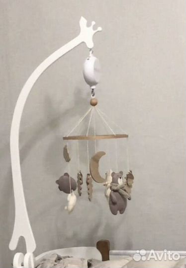 Музыкальный мобиль на кроватку