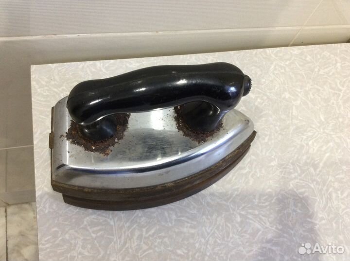 Утюг старинный