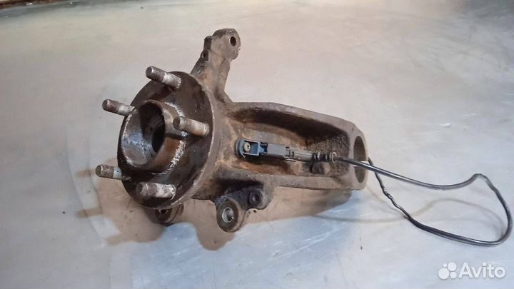 Кулак передний правый Ford Focus 2 2008