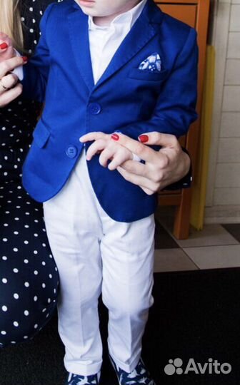 Костюм нарядный на мальчика