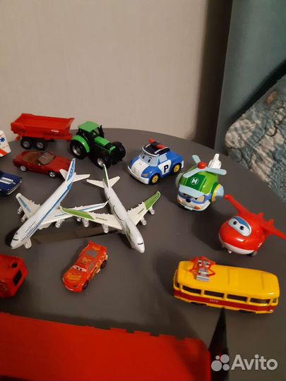 Игрушки машинки самолеты