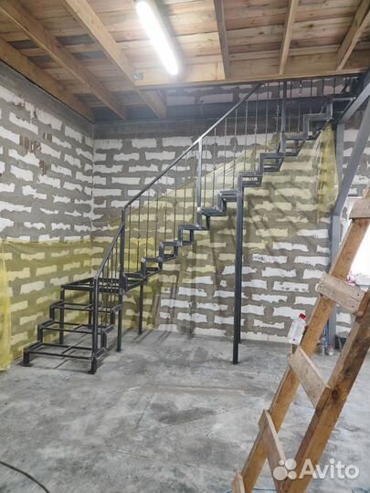 Лестница на второй этаж
