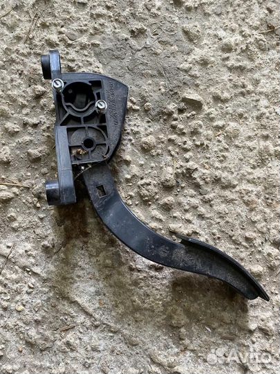 Hyundai Solaris 1 \ Kia Rio 3 педаль газа