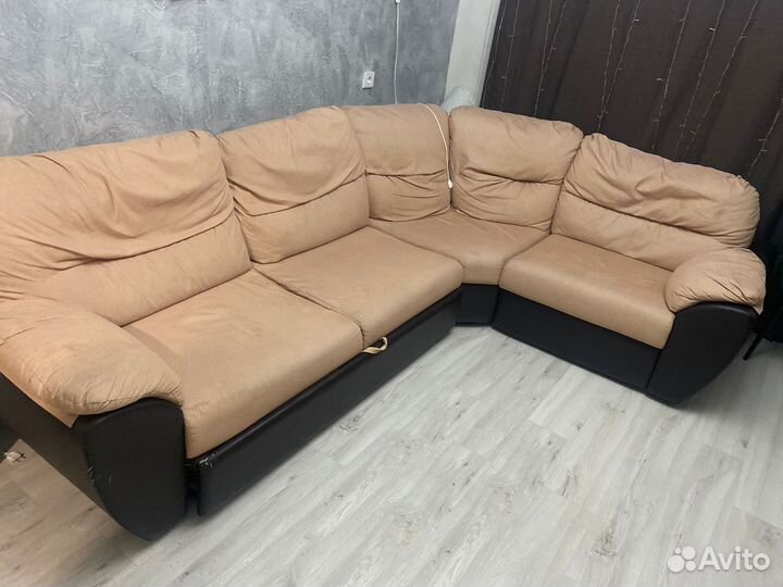 Продам угловой диван бу