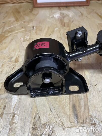 Опора правая верхняя Camry V40 2.4 12309-28161