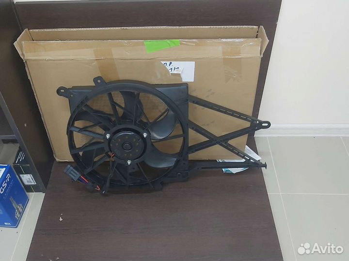 Вентилятор охлаждения Opel Astra H
