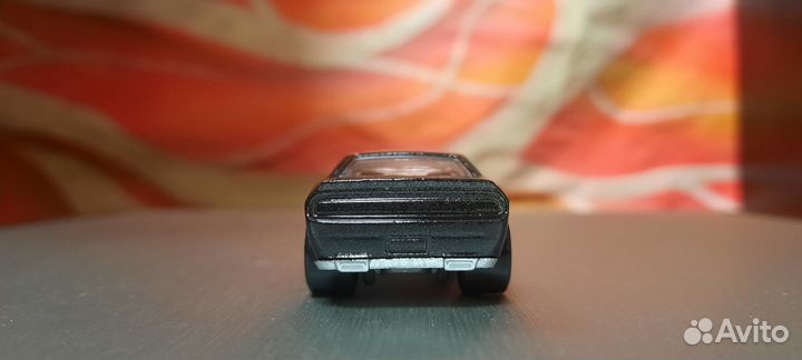 Dodge-Challenger-64-Hot Wheels