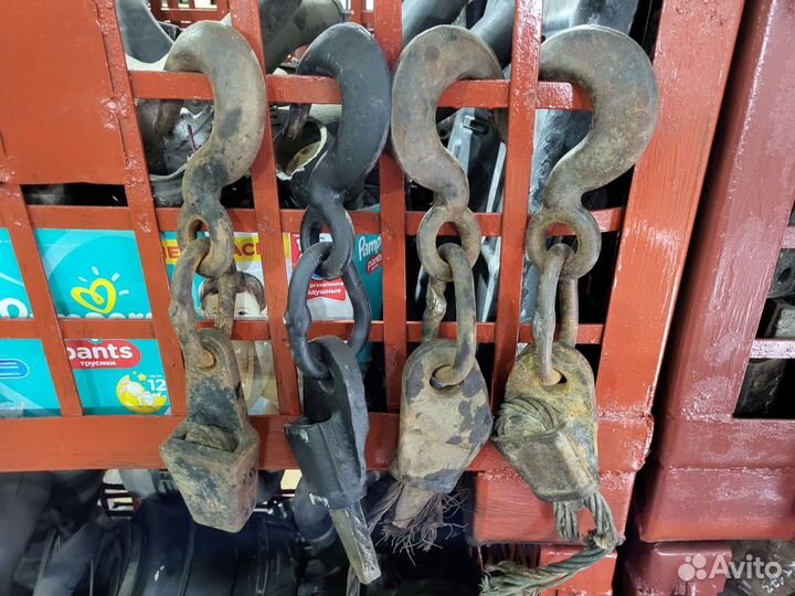 Крюк клиновый газ 66 3308