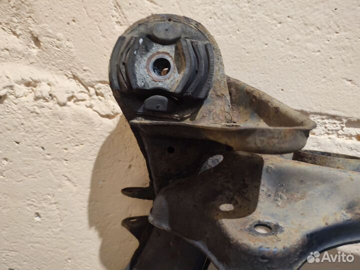 Задний подрамник Mercedes-Benz w210