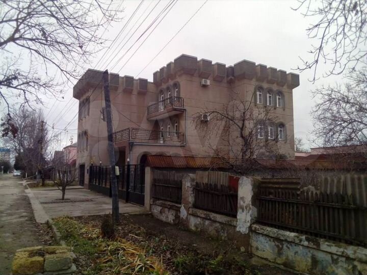 Дом 382,6 м² на участке 6 сот.