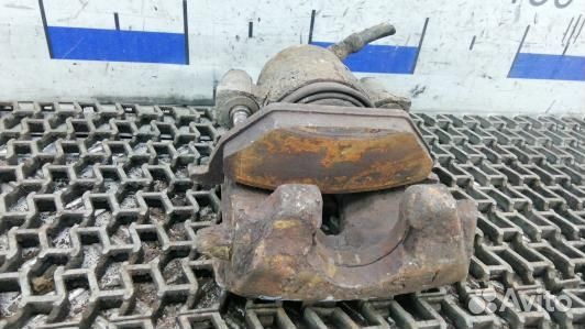 Суппорт тормозной передний правый skoda octavia A4