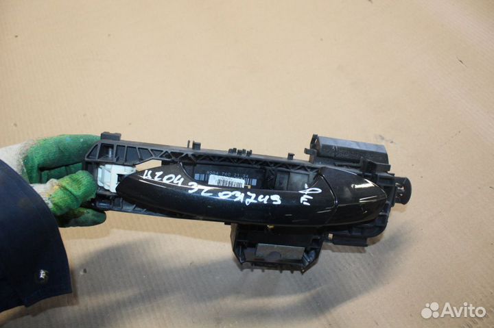 Ручка двери нaружная задняя левая Mercedes C-klasse W204 2007-2015