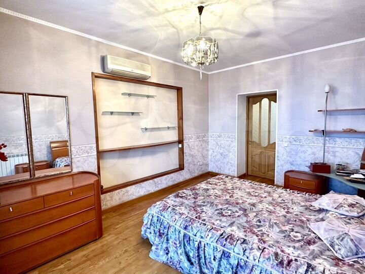 4-к. квартира, 133 м², 11/14 эт.