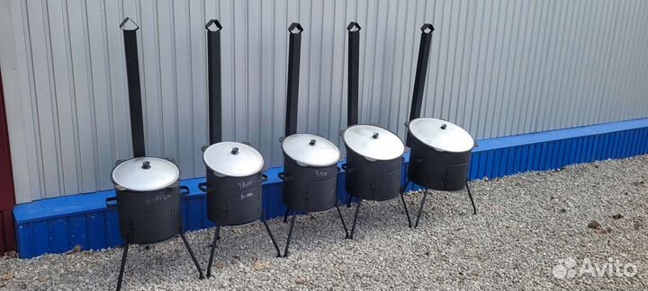 Казаны чугунные с печью с трубой и дверцей все раз