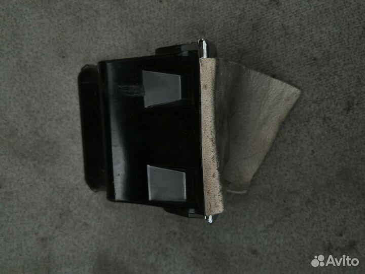 Пепельница передняя Nissan Maxima (A32) 1994-2000