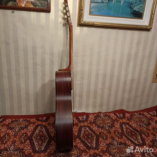 Акустическая гитара Российская