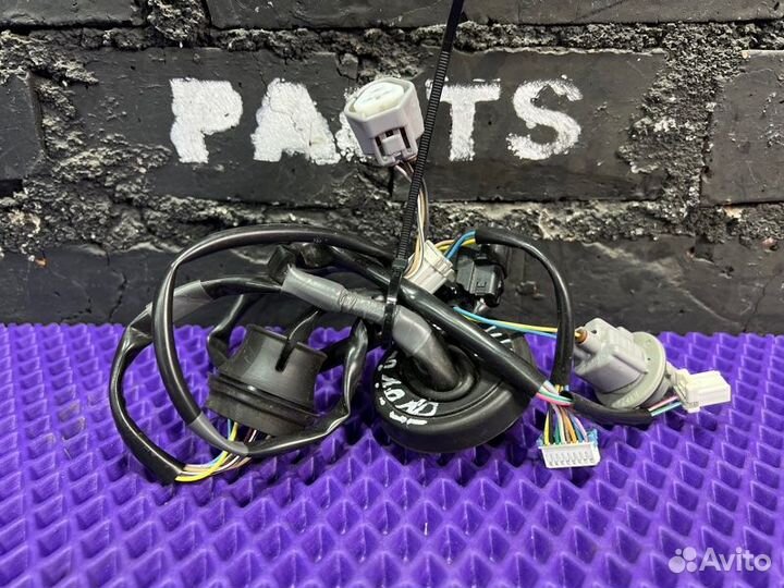 Коса передняя правая Toyota Rav4 mxaa54-4008922