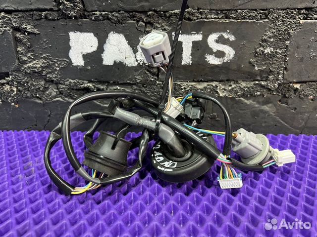 Коса передняя правая Toyota Rav4 mxaa54-4008922