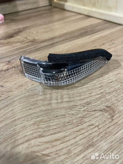 Поворотник на камри (правый)