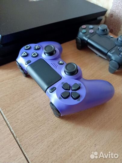 Sony ps4 PRO. Два геймпада. Гарантия
