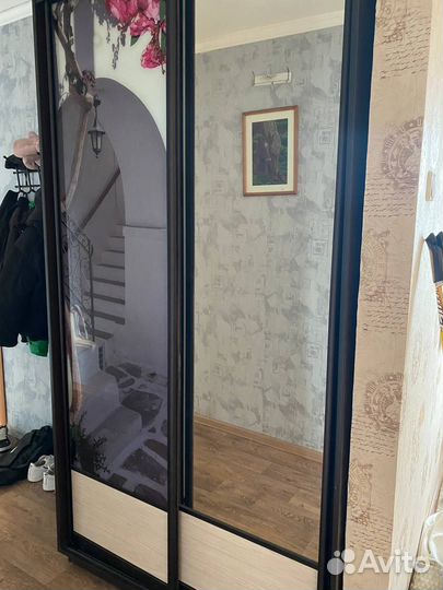 Шкаф купе с зеркалом