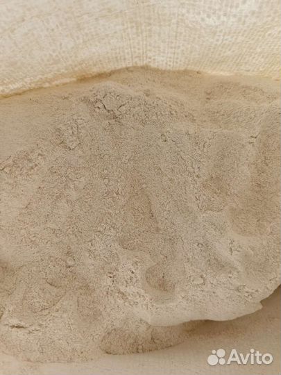 Гречневая мука и зеленая гречка