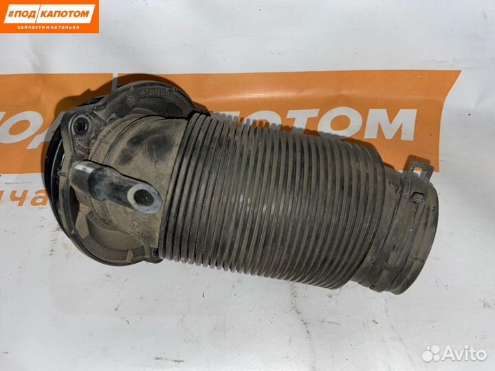 Патрубок воздушного фильтра Volkswagen Golf 6 2012