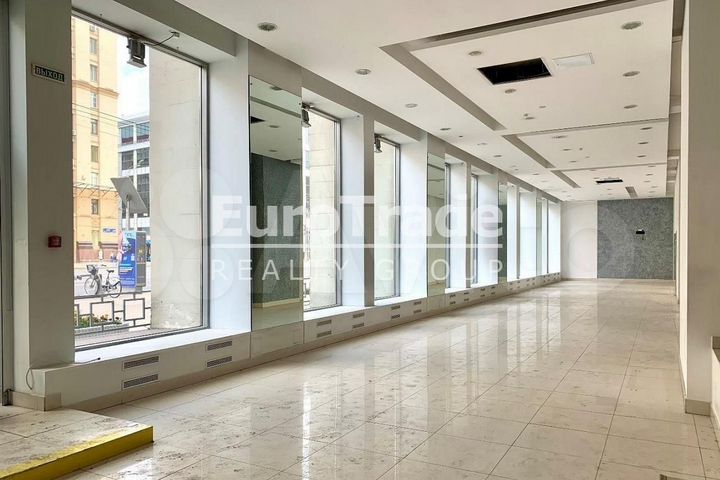 Сдам торговое помещение, 247 м²