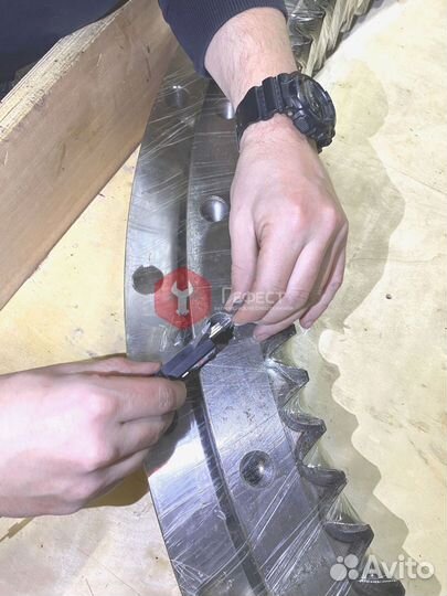 Опорно-поворотный круг Volvo EC140LC 14520561