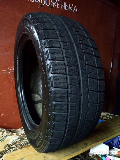 Bridgestone Blizzak Revo GZ 215/55 R16 93S