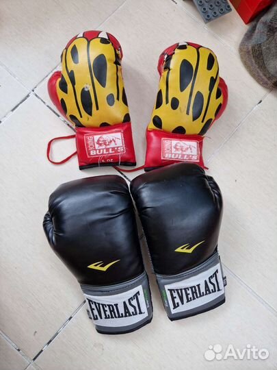 Боксерские перчатки