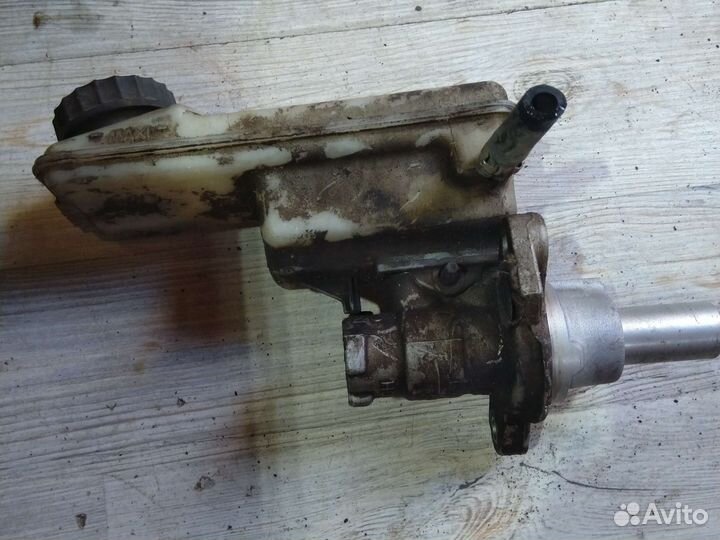 Цилиндр тормозной главный Рено Меган 2 / Логан