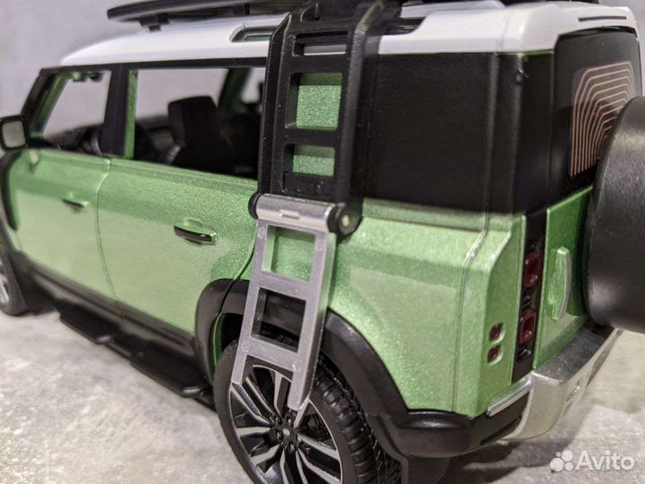 Модель Land Rover Defender 1:24