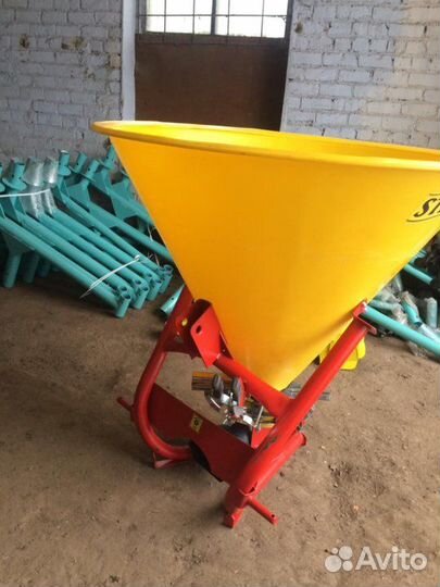 Разбрасыватель удобрений Strumyk 500л (Польша)