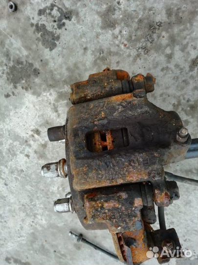 Суппорт задний левый Toyota Land Cruiser Prado 120